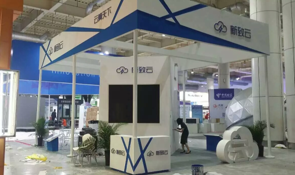 大连展览工厂教您这样布局，你的展柜会显得更大气！